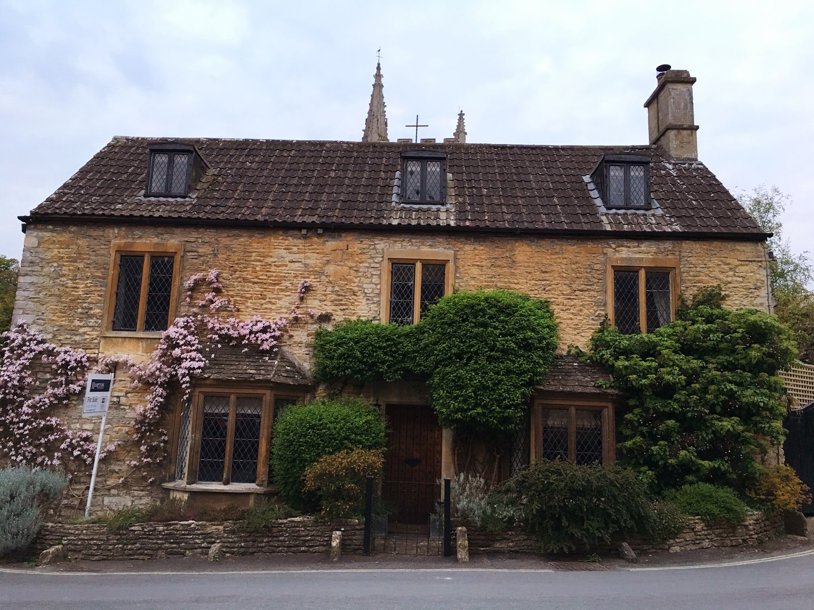 Generic home for sale illustration (England, not local listing). Photo credit: Sarah Stierch / Wikimedia Commons, CC BY 2.0