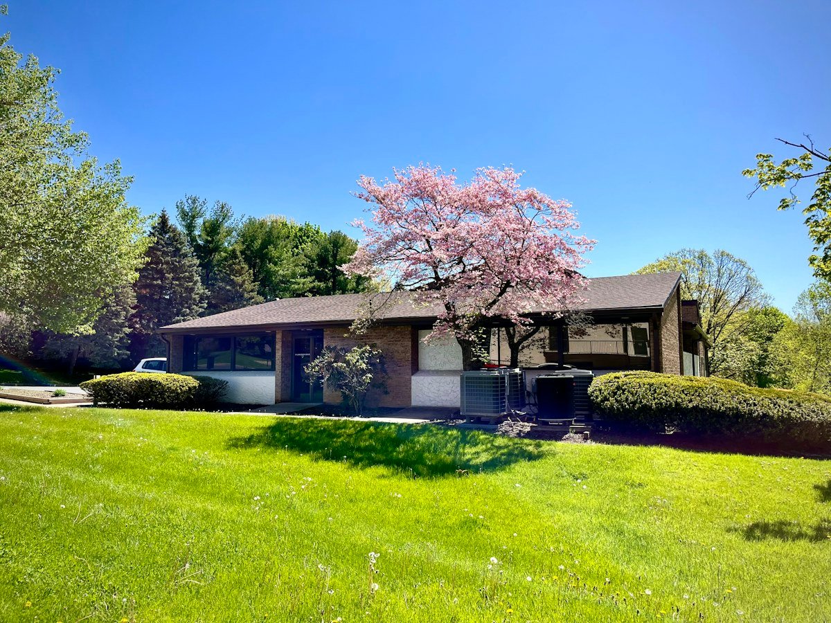 Pennsylvania and Florida real estate market housing exterior